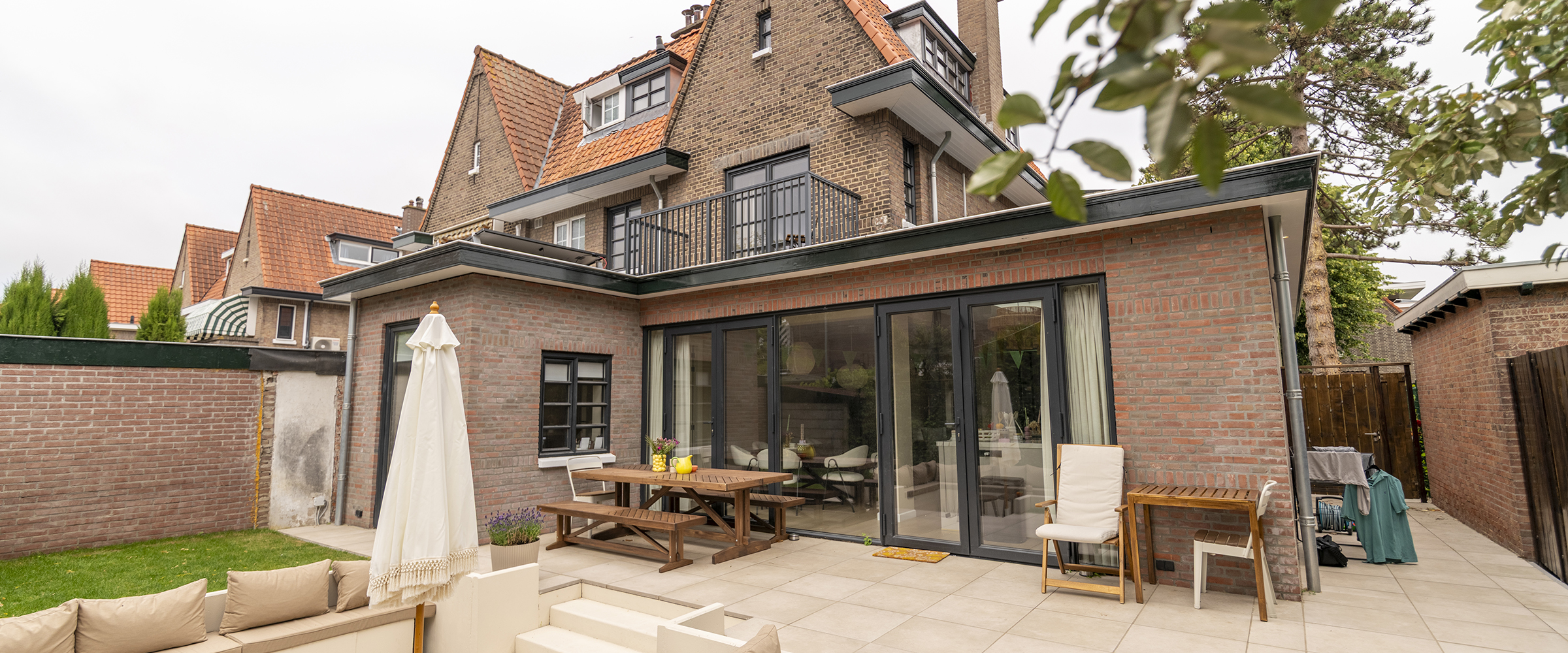 Uitbouw in Den Haag door Flair4, jaren-30 woning Haviklaan Benoordenhout met moderne aanbouw